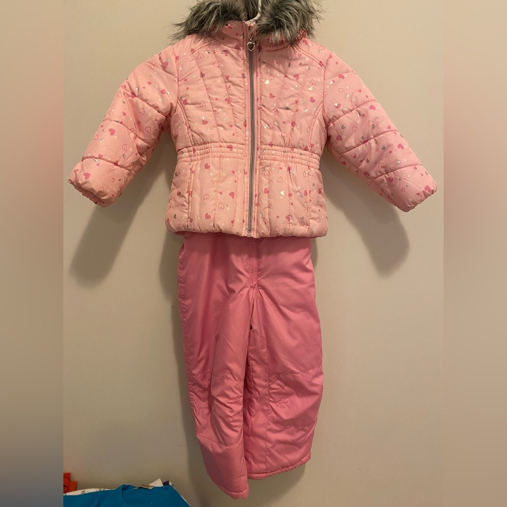Rothschild Pink Heart-Patterned Snowsuit size 3T